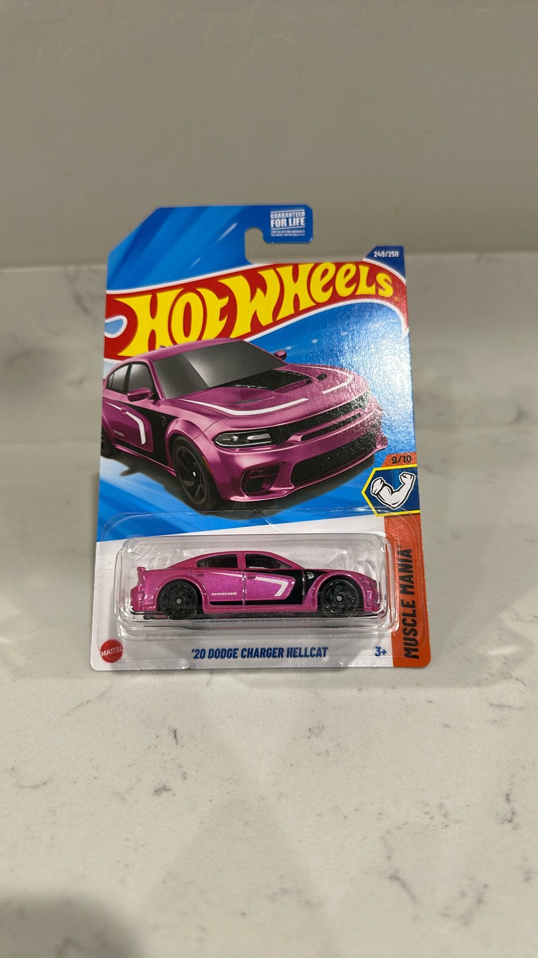 20 Dodge Charger Hellcat Hot Wheels
