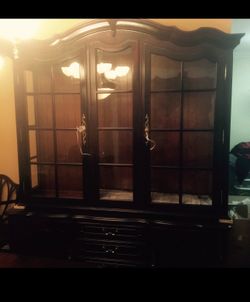 Handmade Solid Wood China Cabinet / Hutch – Elegant Traditional Display Cabinet