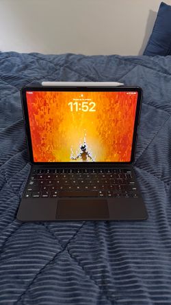 Apple iPad Pro 11” WiFi + Cellular 1TB (4th Gen, M4), Apple Pencil, Magic Keyboard, Pitaka Aramid Fiber Case, Original Power Supply, Offers Considered