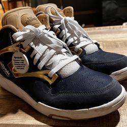 Reebok Pump Omni Lite (Notre Dame) Mens Size 9.5