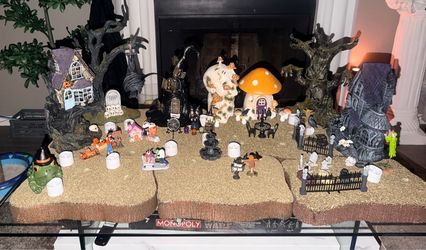 Halloween Village Display Set with Figurines