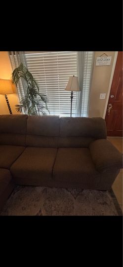 Sectional couch great condition