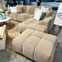 SECTIONAL CHAISE SOFA, CAMEL, ACCENT PILLOWS [NEW]