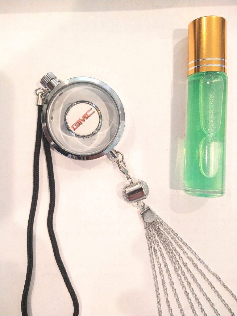 OIL DIFFUSER PENDANT FOR CAR WITH LOGO (GMC)