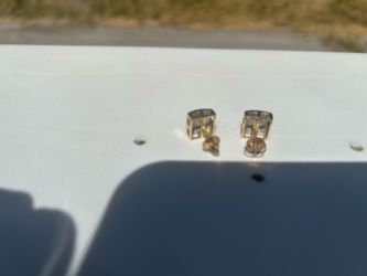 Real gold earrings screw on backs 250 10k