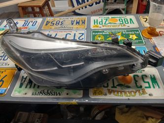 17-19 Toyota Corolla Right Passenger Side Led Headlight Oem