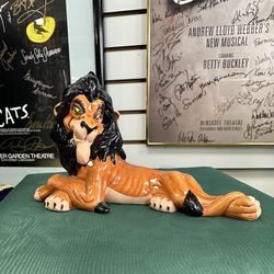 AUTHENTIC Disney Ceramic SCAR Lion Figurine from The Lion King Vintage 5.5" Long