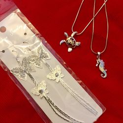 Love jewelry ❤️ Come visit Eva's OfferUp / Beautiful Silver necklaces and earrings