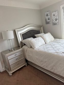 Bedroom set