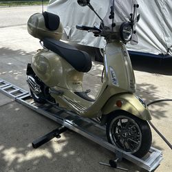 Vespa primavera 21