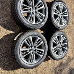 Toyota Camry wheels New Pirelli 215 55 17 all season tires 