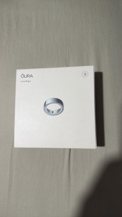 Oura Ring 4 - Silver - Size 9 - Sleep, Activity, Women’s Health, AI Advisor, Up to 8 Days of Battery Life, Size Before You Buy, Android & iOS Compatib