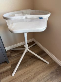 Halo Bassinet like new