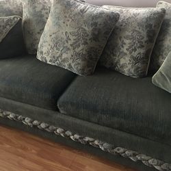 Couch and loveseat in good conditions