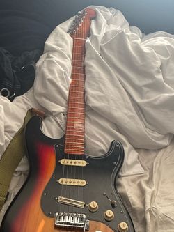 Partscaster HSS 70’s Stratocaster {READ BIO}
