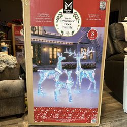 Gorgeous VERY LARGE Pre-Lit LED Prismatic Reindeer Twinkling Three Piece Deer Family Set For Christmas - NEW IN LARGE BOX