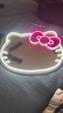 Hello Kitty LED mirror