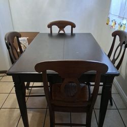 Mesa Comedor De Madera 4 Chairs Buena Condición 