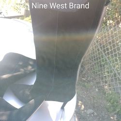 In Chino..Nine West Nice Black High Suede Boots Great Condition Size 7 $15 
