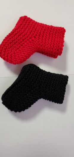 Baby Socks Hand Knitting  Foot Warmers Size  0  -9month Golor Red Or Black
