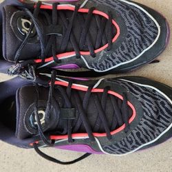 Nike- KD 16 