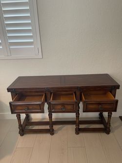 Wooden Table that extends