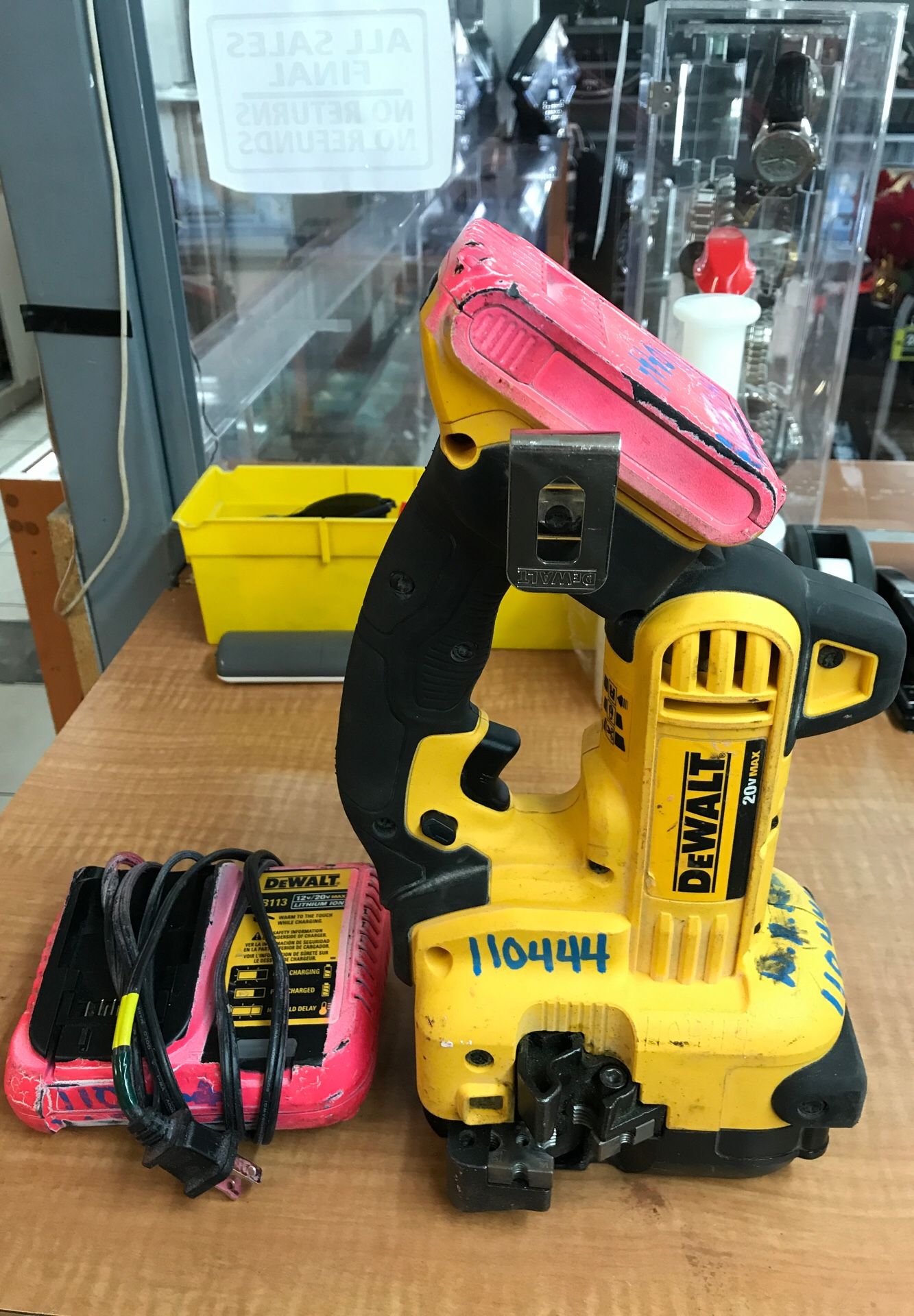 Dewalt DCS350 threaded rod cutter with battery and charger for Sale in