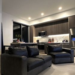 Room & Board Deep Cade Leather Sofa – Atlanta – Great Condition