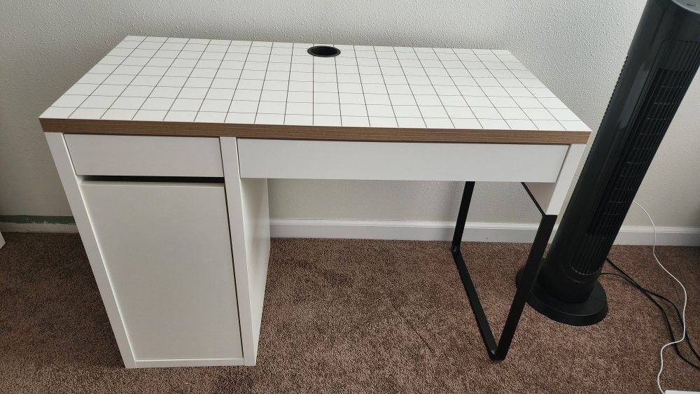 Ikea Micke Desk NEW