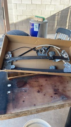 2008 front passenger window regulator/ F-150 with out motor