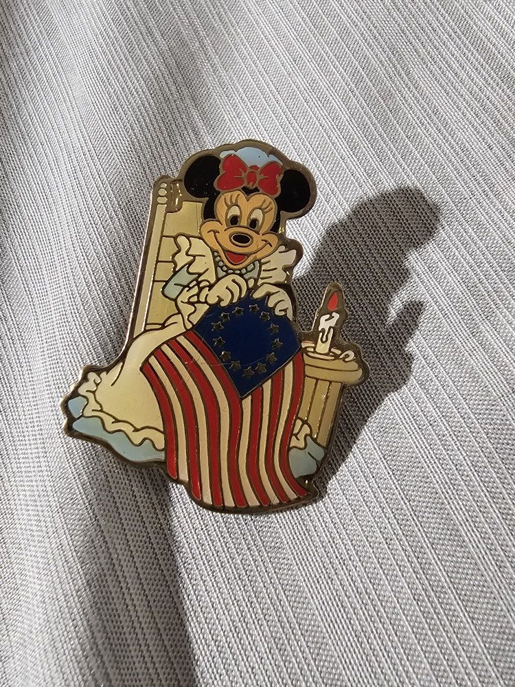 Disney Pin 1989 Minnie Mouse Betsy Ross