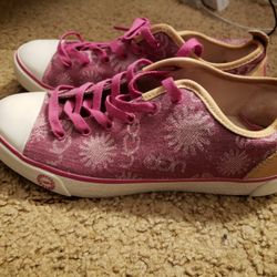 Ugg Women's Shoes Size 9.5