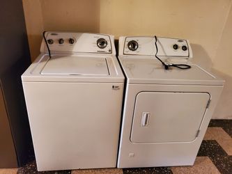 Whirlpool Washer And Gas Dryer 