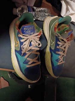 Nikes size 9