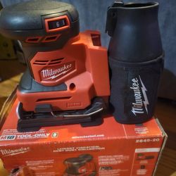 Milwaukee Sander M18.( New  )