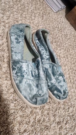 Toms Shoes Size 7
