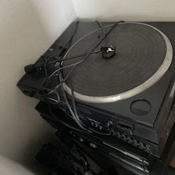 Turntable With Speaker $250