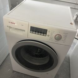 Washing machine 300 Series 24 in. 2.2 cu. ft. High-Efficiency Stackable Front Load Compact Washer in White, ENERGY STAR