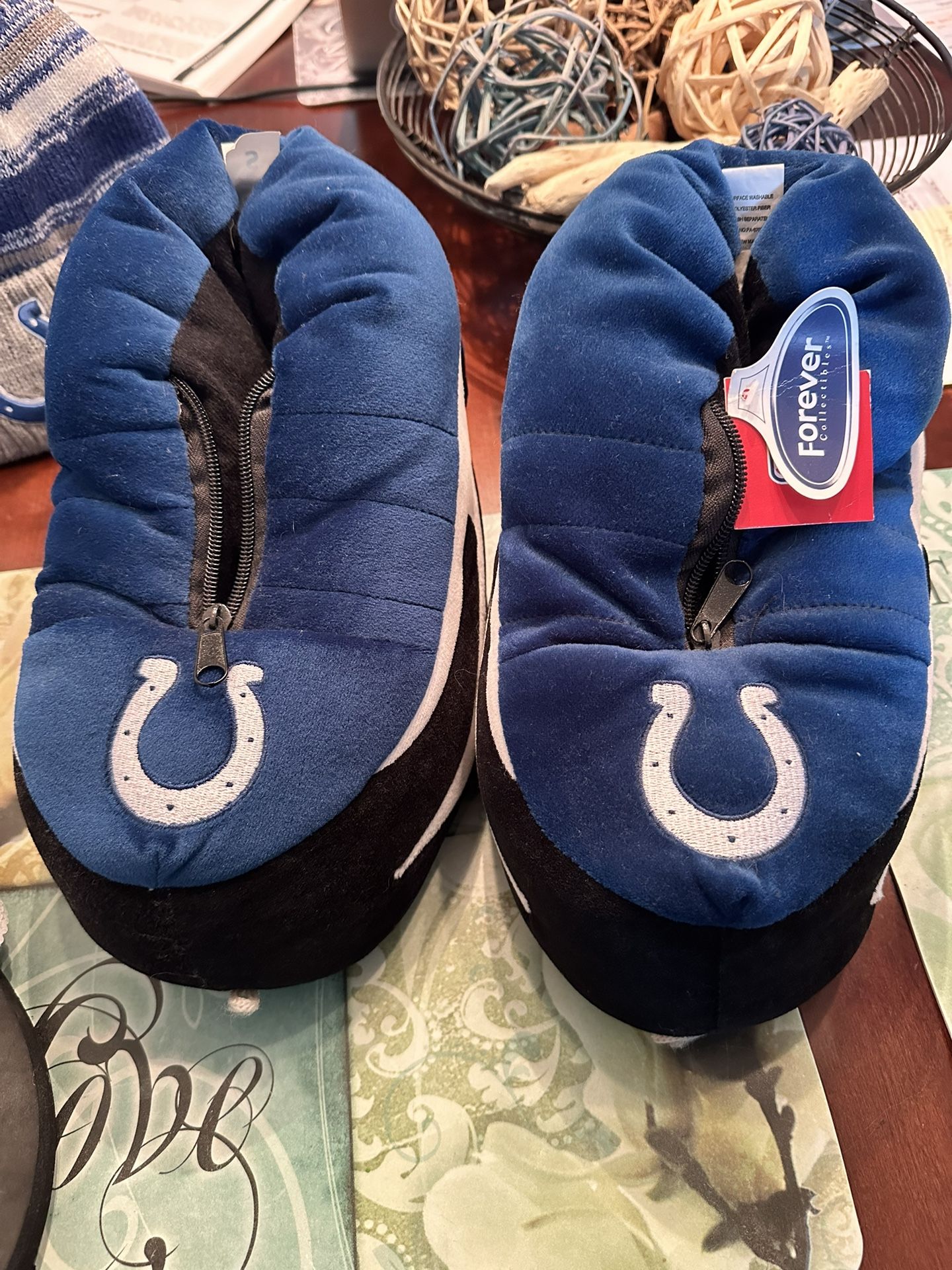 NFL Indianapolis Colts Slippers- Size Small