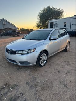 2012 KIA Forte 5-Door