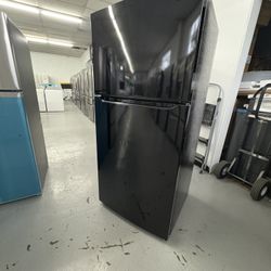 Frigidaire 30 In 18.5 Cu Ft Refrigerator / 1 Years Warranty 