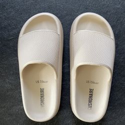 Cushionaire Shoes 