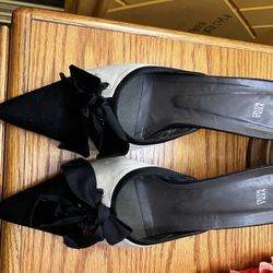 Vera wang Mules Size 8