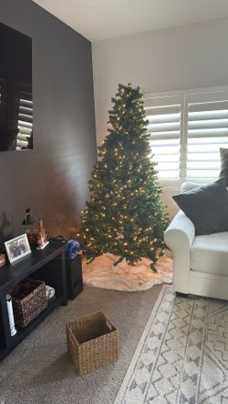 7’ Foot Pre-lit Tree