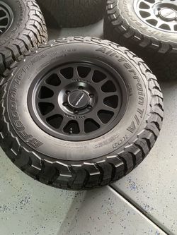 Toyota Tacoma 4Runner method mr709 17x8.5 6x139.7 Bfg ko3 33in 285/70r17