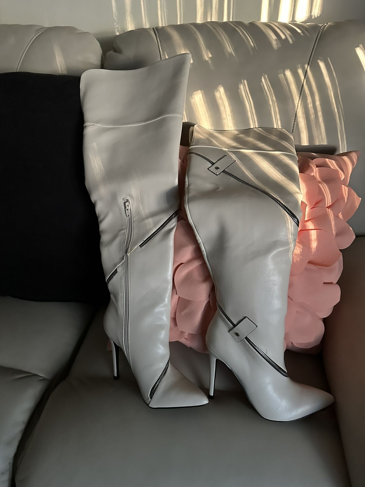 Winter Boots / Shoes Very Stylist