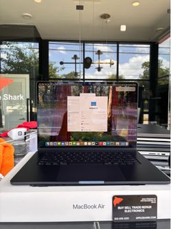 MacBook Air 15” M4 Chip 16GB Ram 256SSD! 90 Day warranty! We offer financing.