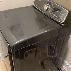 Washer And Dryer with Hook-ups 