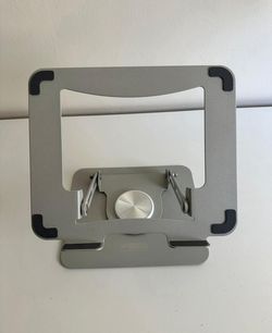 Laptop Adjuster