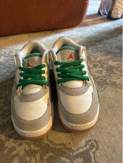 jordan 4s (4Y)